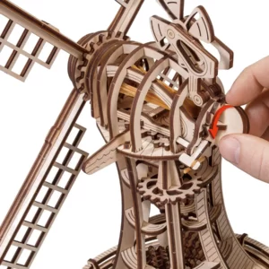 Mechanické drevené puzzle 3D veterný mlyn, 227 dielikov s pružným motorčekom